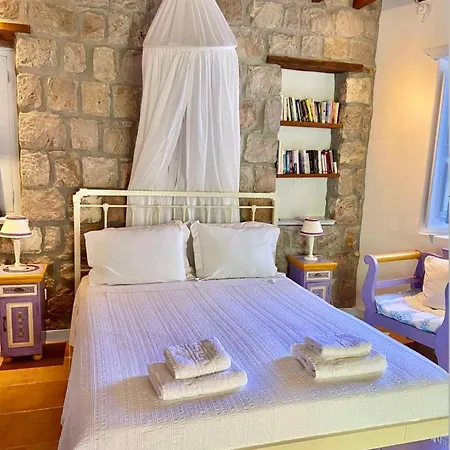 Apanemo * Grikos Bay (Patmos)