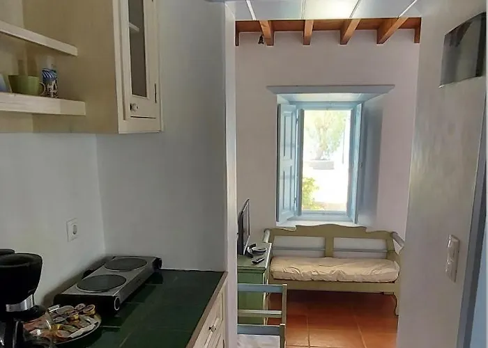 Apanemo Daire Grikos Bay (Patmos)