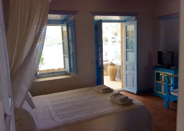 Apanemo Daire Grikos Bay (Patmos)